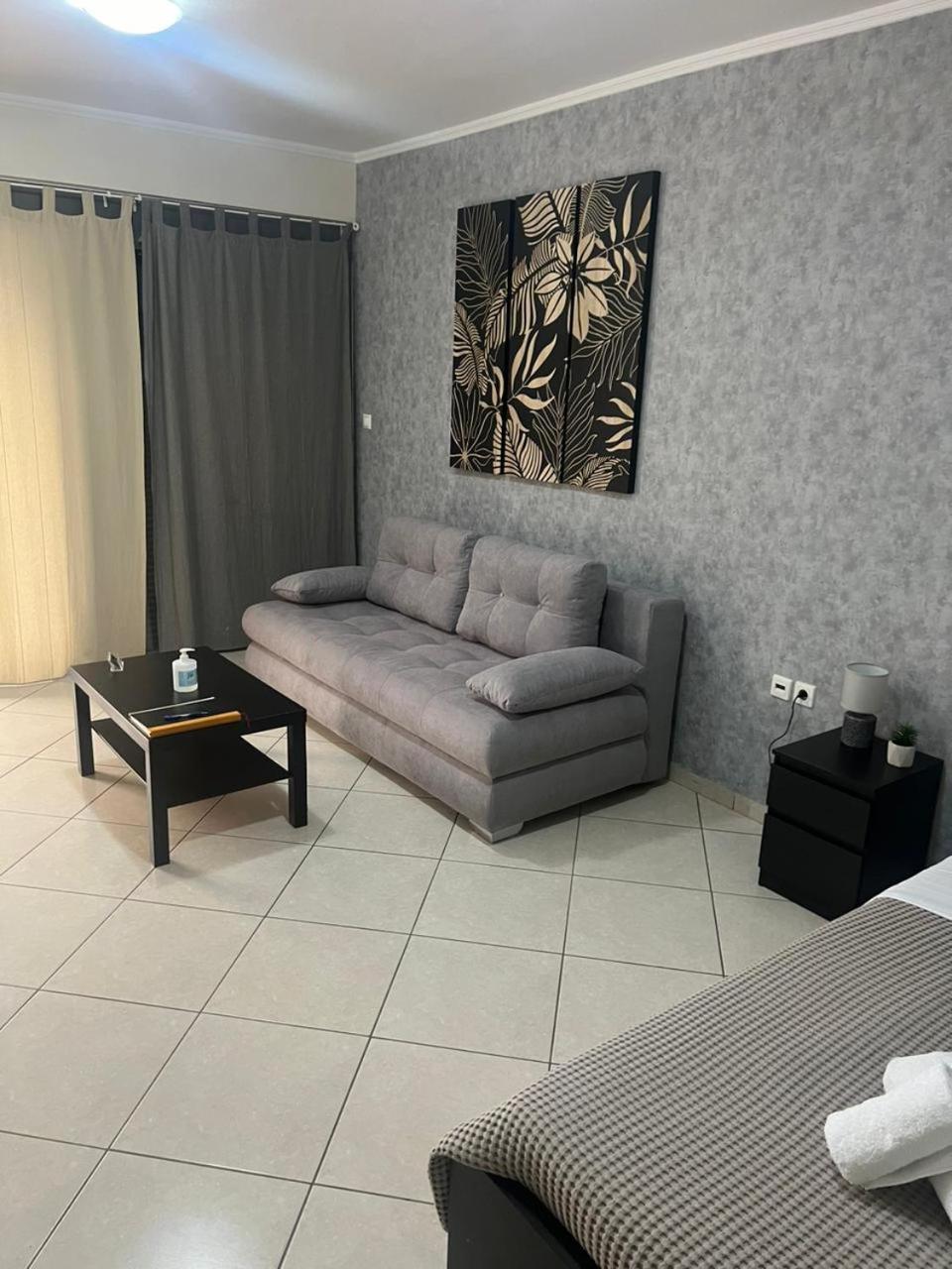 Avr Airport Deluxe Suites 4 Markopoulo Mesogaias Bagian luar foto